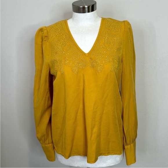 Beautiful Embroidered Top - Picture 1 of 5